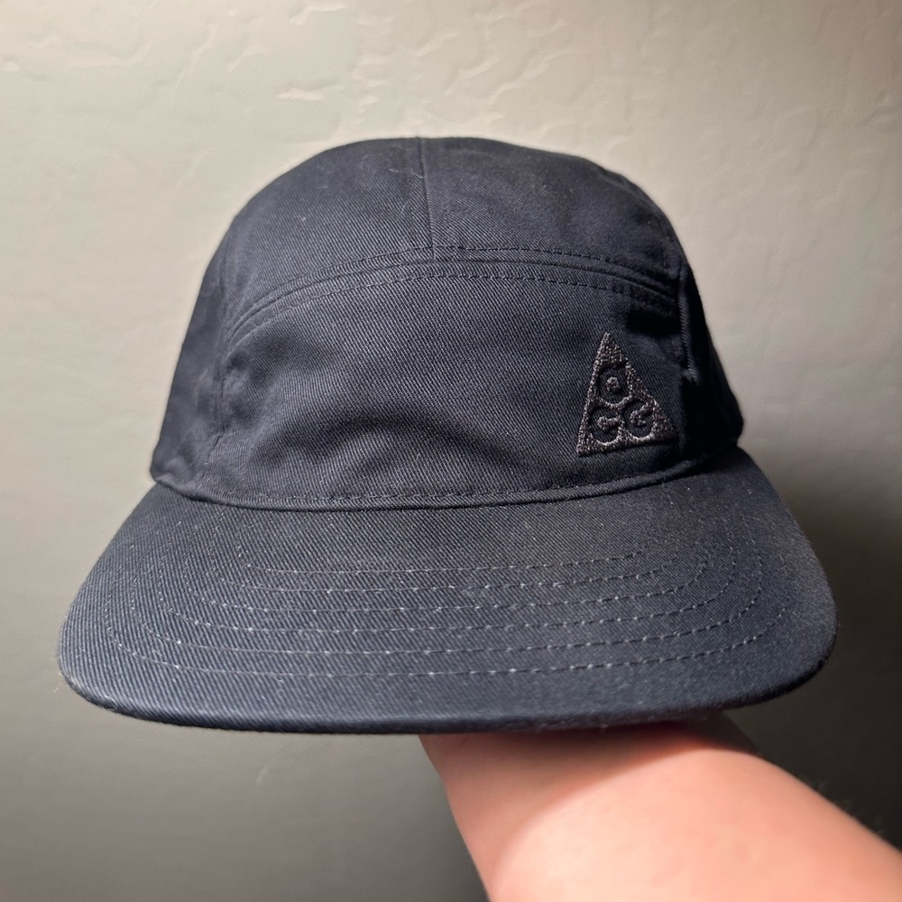 Nike ACG UNISEX AW84 Adjustable Black Cap 5 Panel Hat Strapback